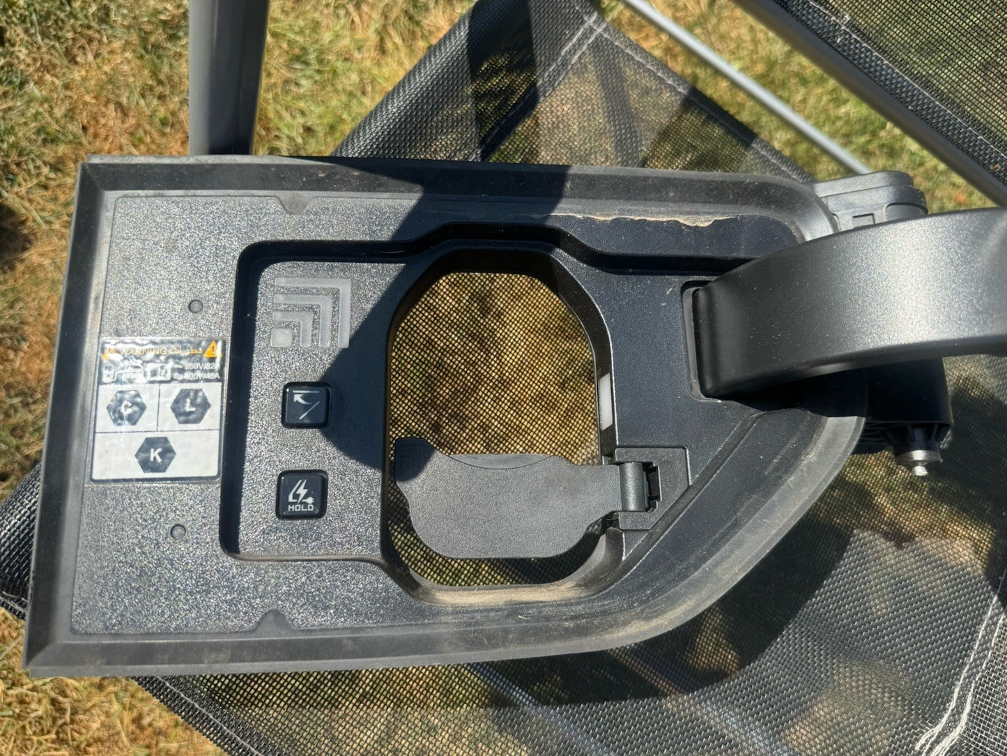 Hyundai/Kia charge port flap