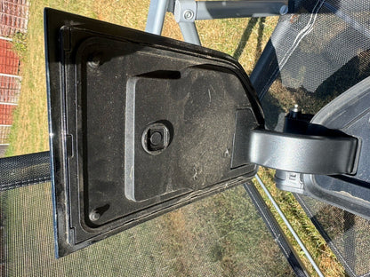 Hyundai/Kia charge port flap
