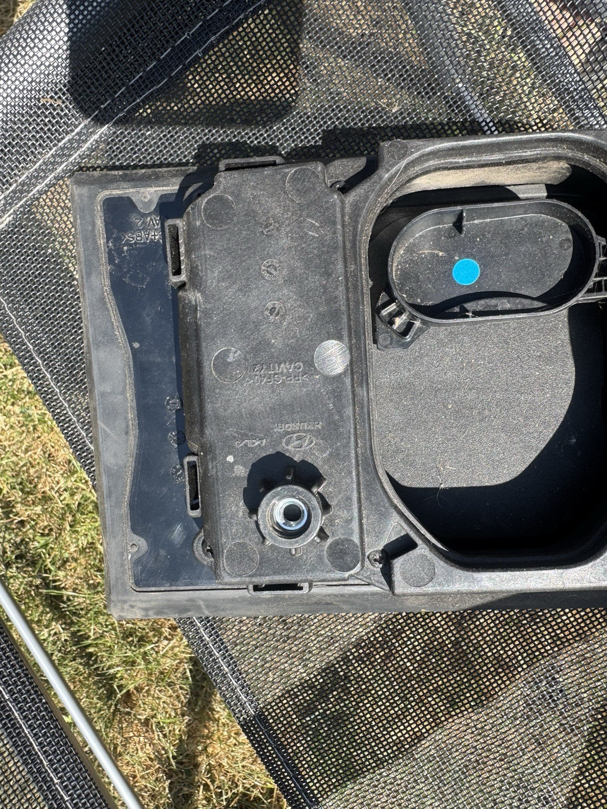 Hyundai/Kia charge port flap