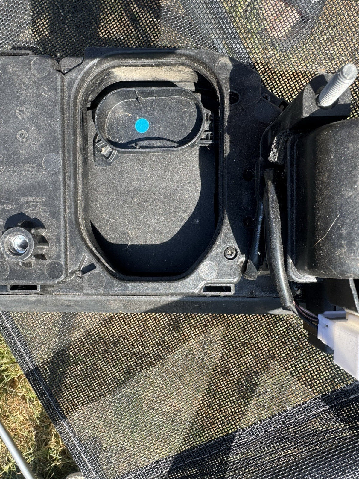 Hyundai/Kia charge port flap