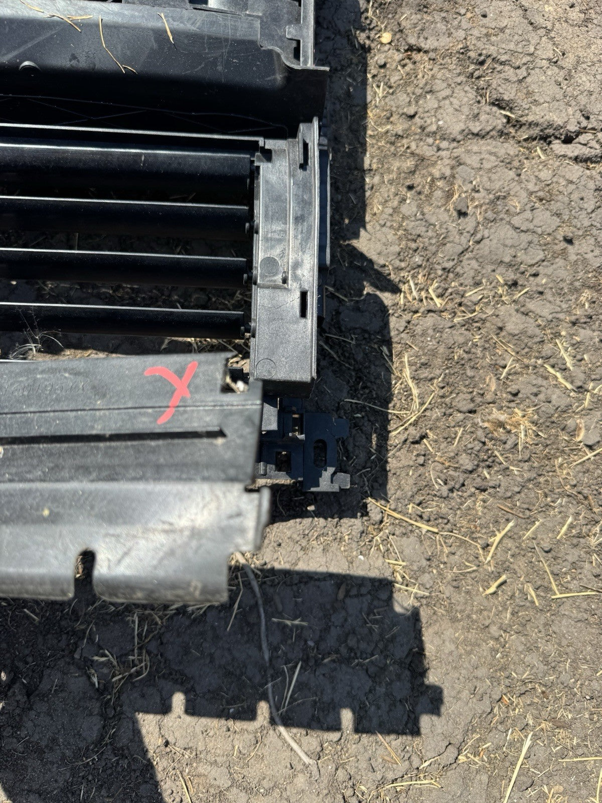 DAMAGED CITRO�N C5 AIRCROSS Air Inlet Module Centre 9843265180