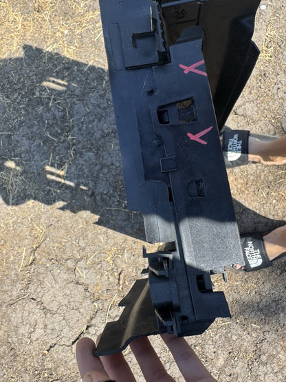 DAMAGED CITRO�N C5 AIRCROSS Air Inlet Module Centre 9843265180