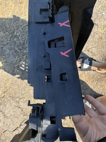 DAMAGED CITRO�N C5 AIRCROSS Air Inlet Module Centre 9843265180