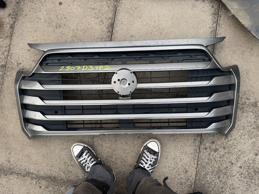 k79462-38030 Ssangyong Musso rexton Front Radiator Grill Scratched