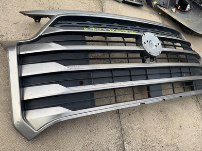 k79462-38030 Ssangyong Musso rexton Front Radiator Grill Scratched