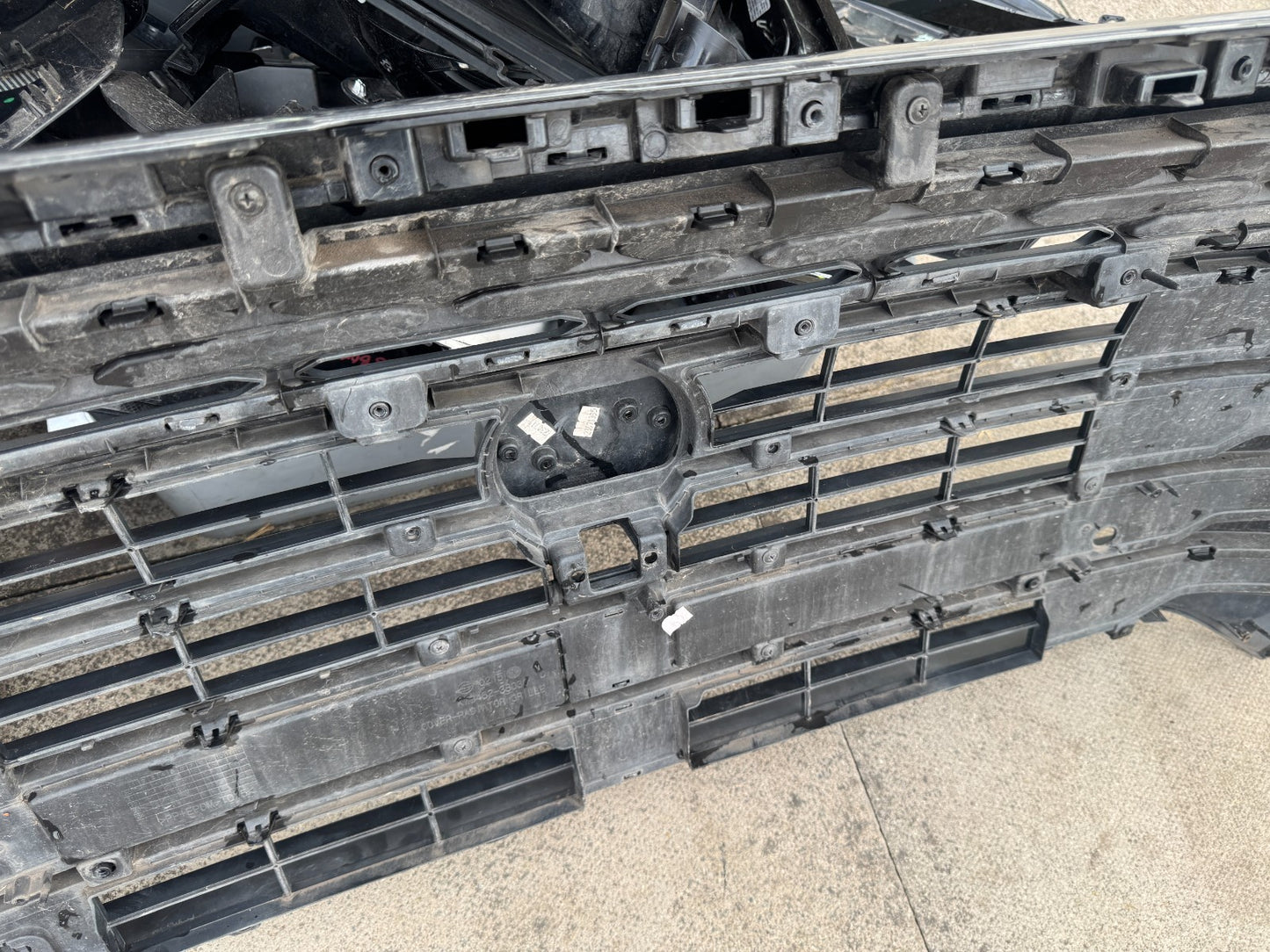k79462-38030 Ssangyong Musso rexton Front Radiator Grill Scratched