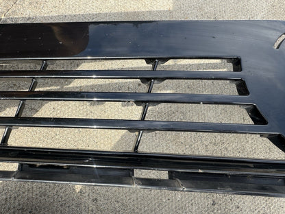 VAUXHALL ASTRA L 2022 ON GENUINE FRONT BUMPER UPPER GRILLE 9839640080 .
