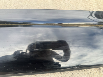 HY3M-21064-A Land Rover Discovery 5 Front Right Door Lower Gladding Mould Trim*