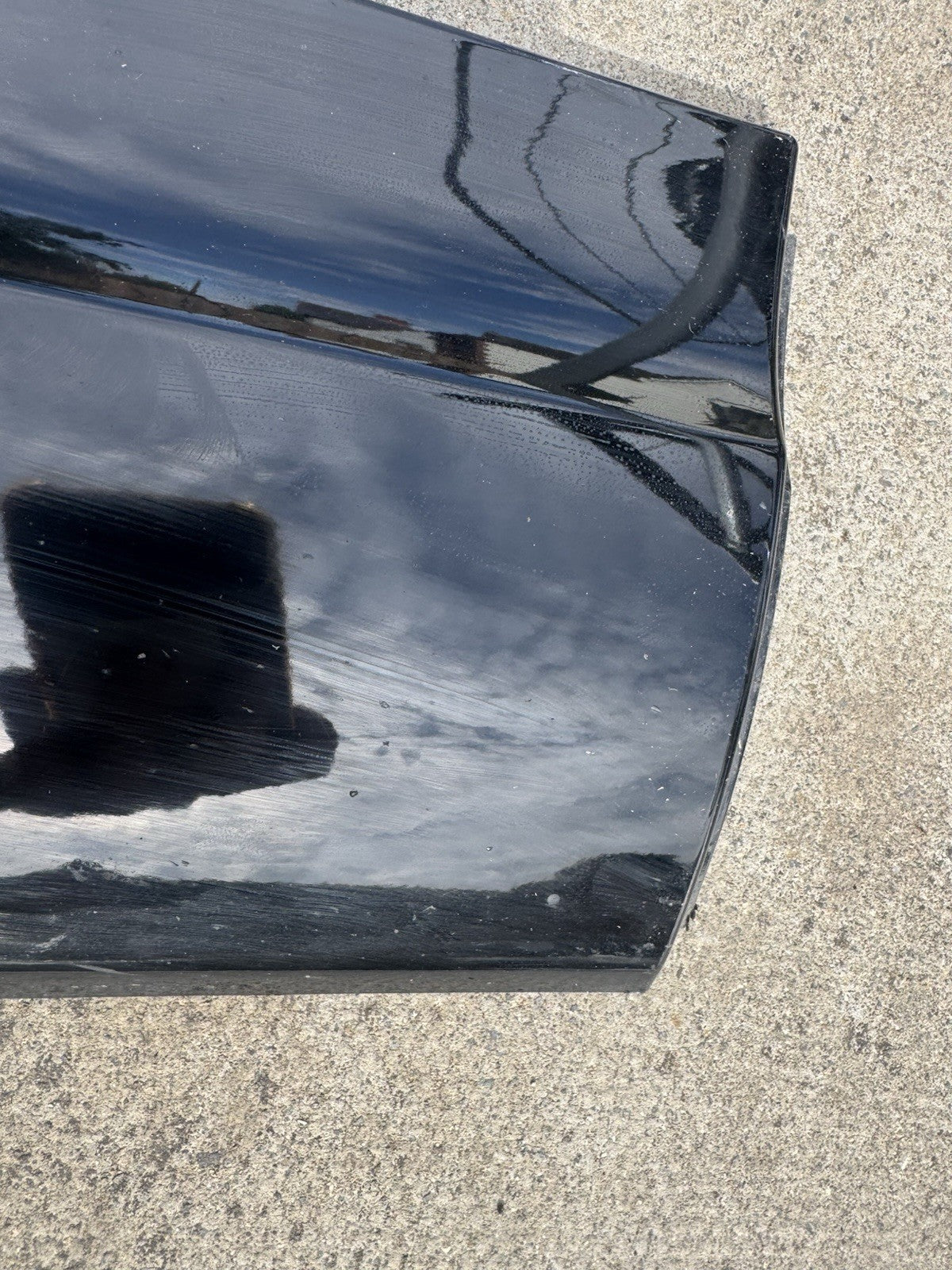 HY3M-21064-A Land Rover Discovery 5 Front Right Door Lower Gladding Mould Trim*