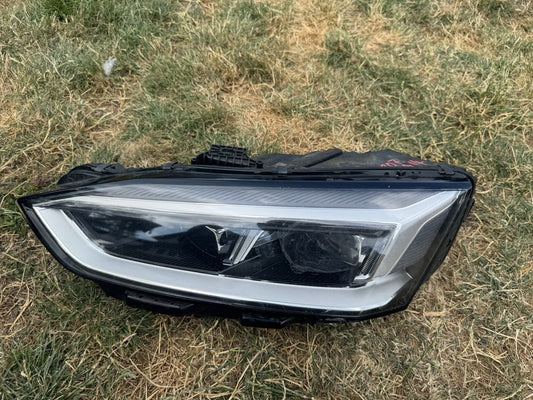 AUDI A5 PASSENGER SIDE LEFT HEADLIGHT LED 8W6941033E 2017 2019 S5 RS5 DAMAGED