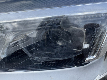 AUDI A5 PASSENGER SIDE LEFT HEADLIGHT LED 8W6941033E 2017 2019 S5 RS5 DAMAGED