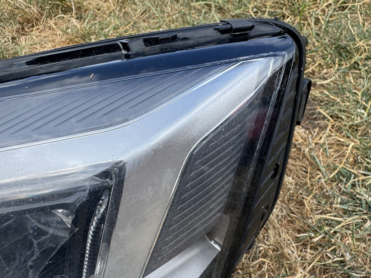 AUDI A5 PASSENGER SIDE LEFT HEADLIGHT LED 8W6941033E 2017 2019 S5 RS5 DAMAGED