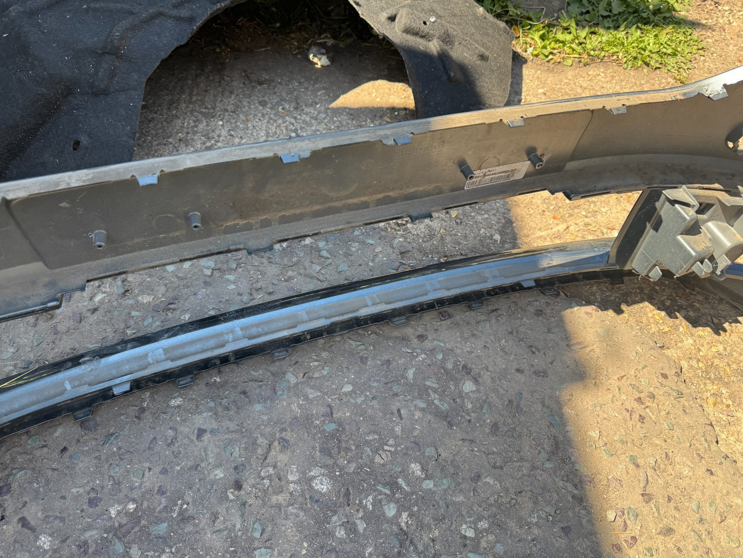 SKODA FABIA FRONT BUMPER 6V0807221F FACELIFT 6V  2018 2019 2020 2021 Dented