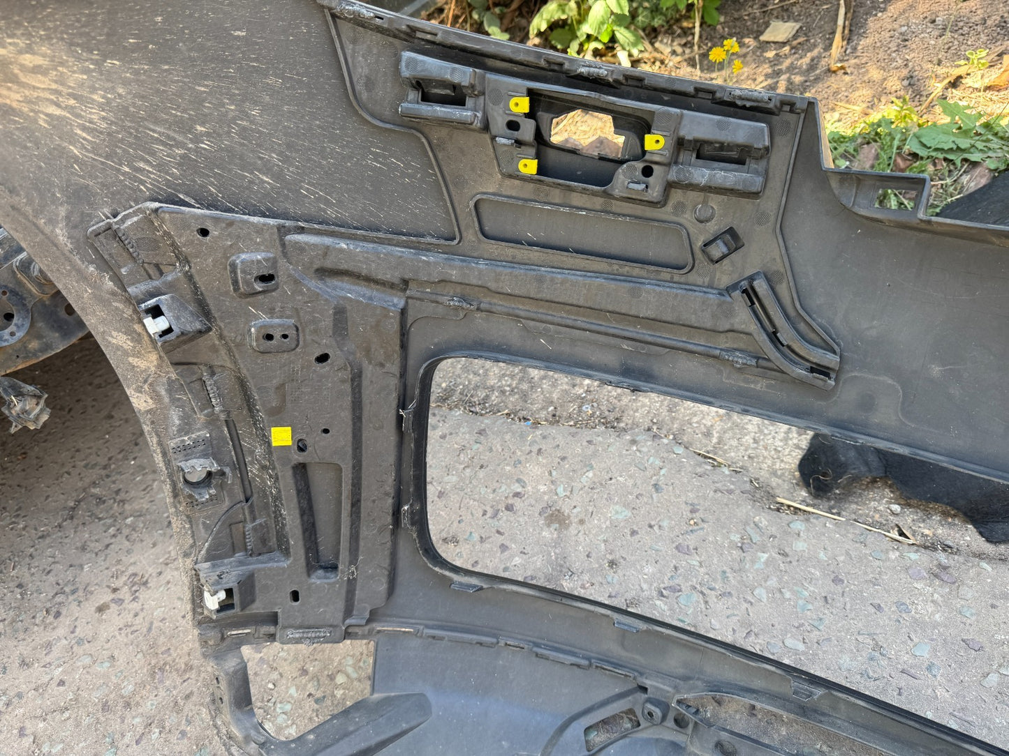 RANGE ROVER VOGUE V L460  FRONT BUMPER GENUINE M8E217F003A DAMAGED