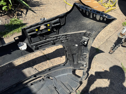 RANGE ROVER VOGUE V L460  FRONT BUMPER GENUINE M8E217F003A DAMAGED