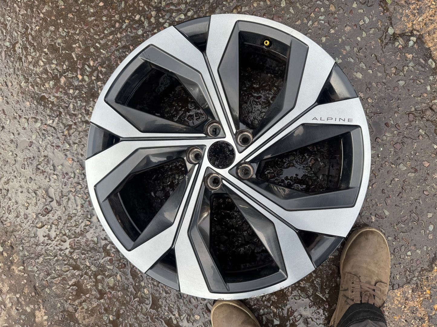 1 X OEM Renault Austral Alpine Espace 20" inch Alloy wheel 403008811R 8J IS40