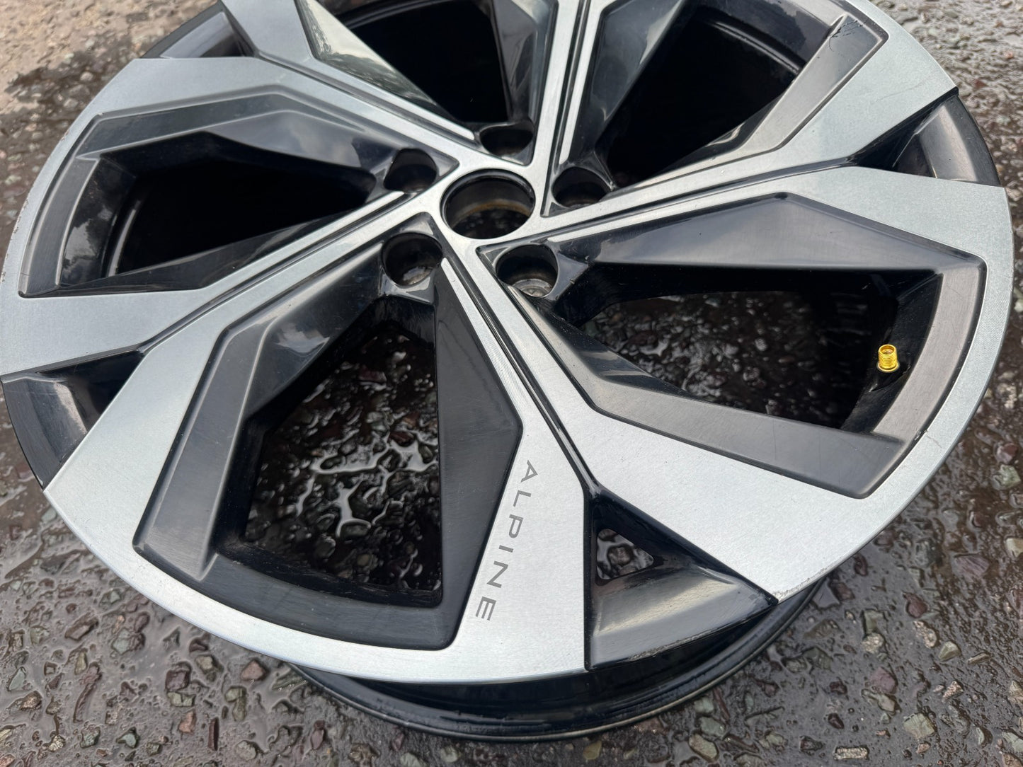 1 X OEM Renault Austral Alpine Espace 20" inch Alloy wheel 403008811R 8J IS40