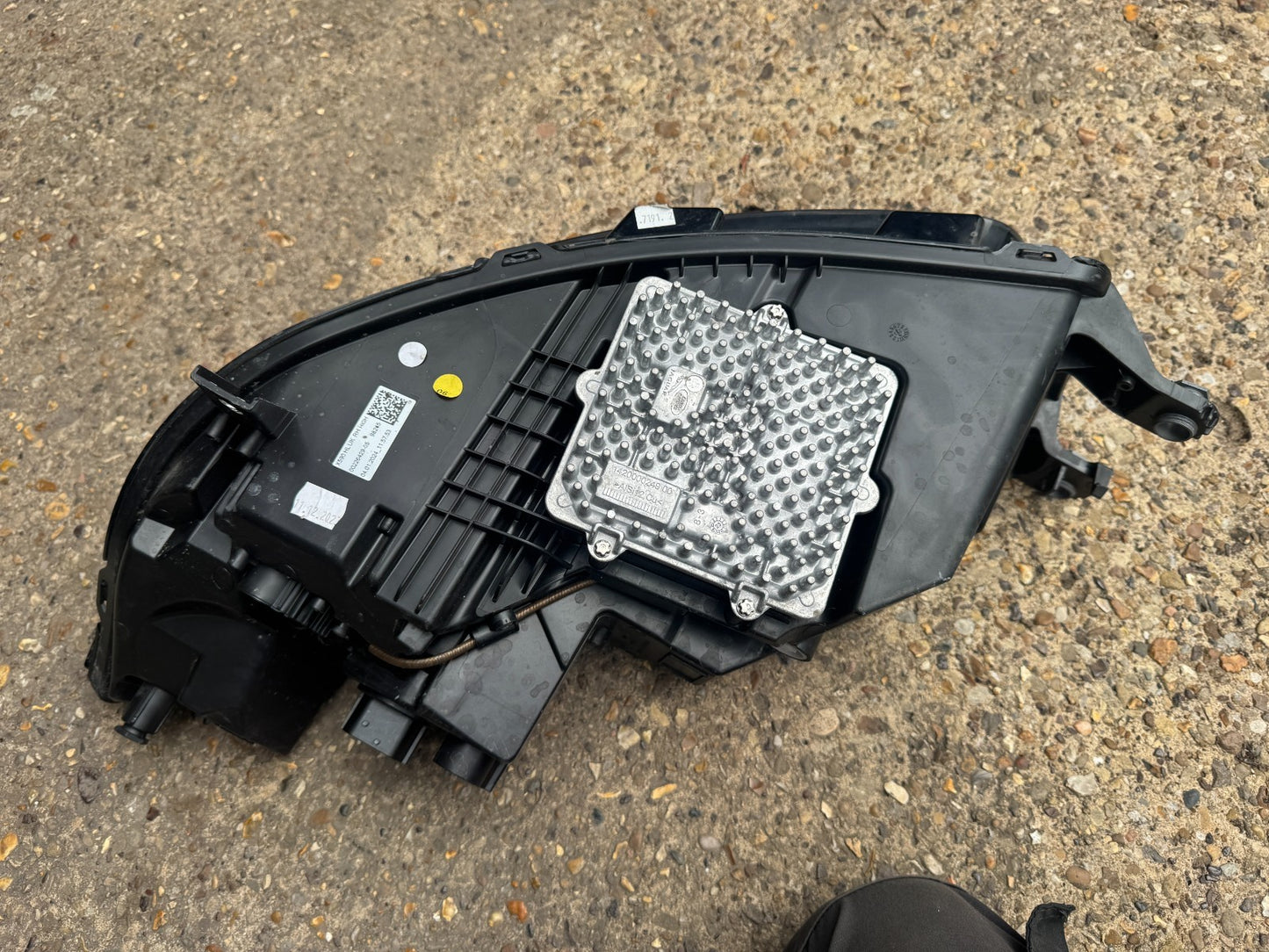 JAGUAR I-PACE X590 HEADLIGHT FULL LED HIGH LT RIGHT M9D313W029GE 2024 Scratched