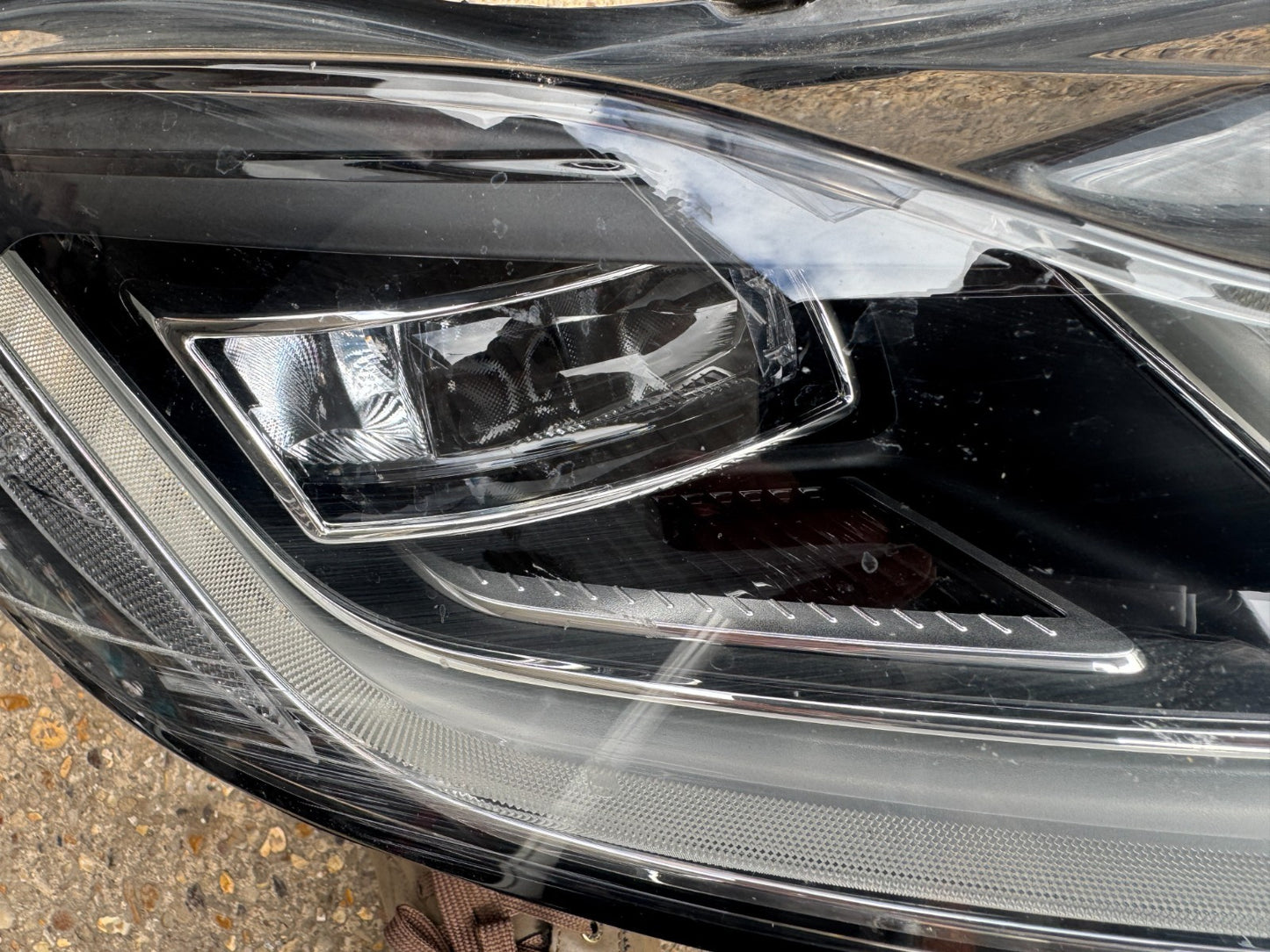 JAGUAR I-PACE X590 HEADLIGHT FULL LED HIGH LT RIGHT M9D313W029GE 2024 Scratched