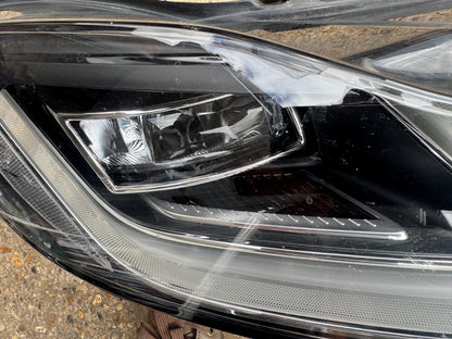 JAGUAR I-PACE X590 HEADLIGHT FULL LED HIGH LT RIGHT M9D313W029GE 2024 Scratched