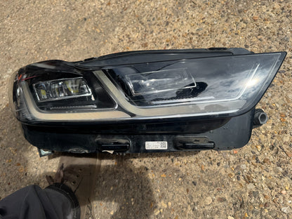 JAGUAR I-PACE X590 HEADLIGHT FULL LED HIGH LT RIGHT M9D313W029GE 2024 Scratched