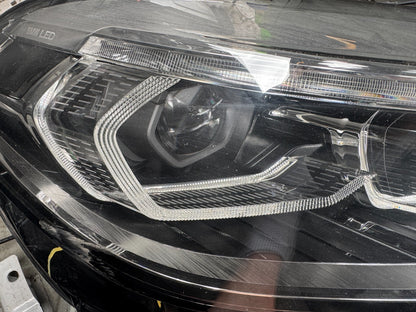 BMW 1 SERIES M SPORT F40 20-24 HEADLIGHT HEADLAMP 5A1E058-04 DAMAGED