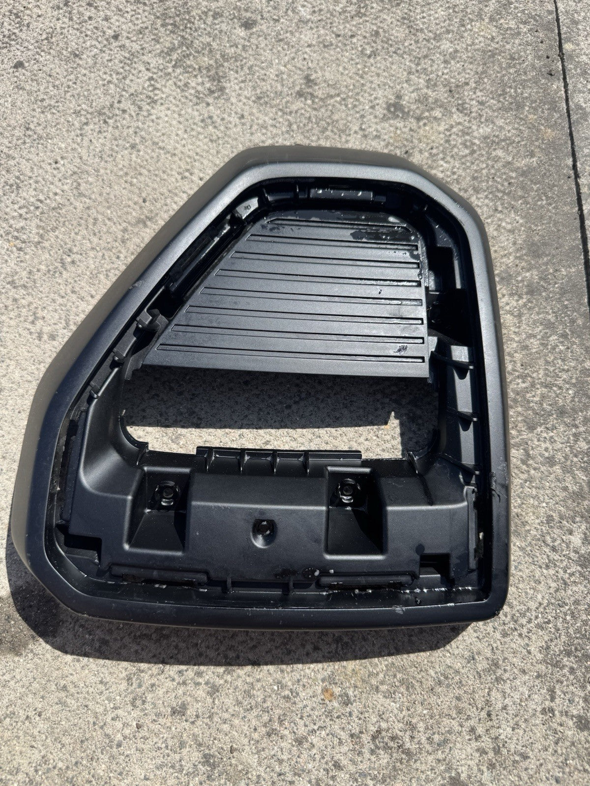 KIA SPORTAGE GT LINE MK5 2025-ON REAR BUMPER RIGHT MOLDING TRIM 86692-R2700