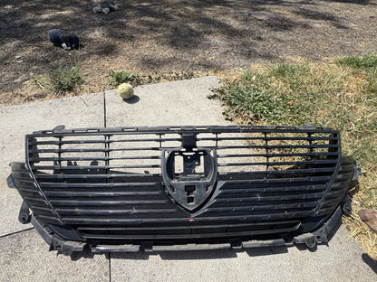 CRACKED!! PEUGEOT 308 MK3 2022 FRONT GRILLE 9838035380