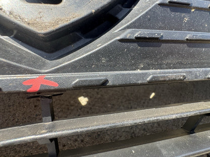 CRACKED!! PEUGEOT 308 MK3 2022 FRONT GRILLE 9838035380