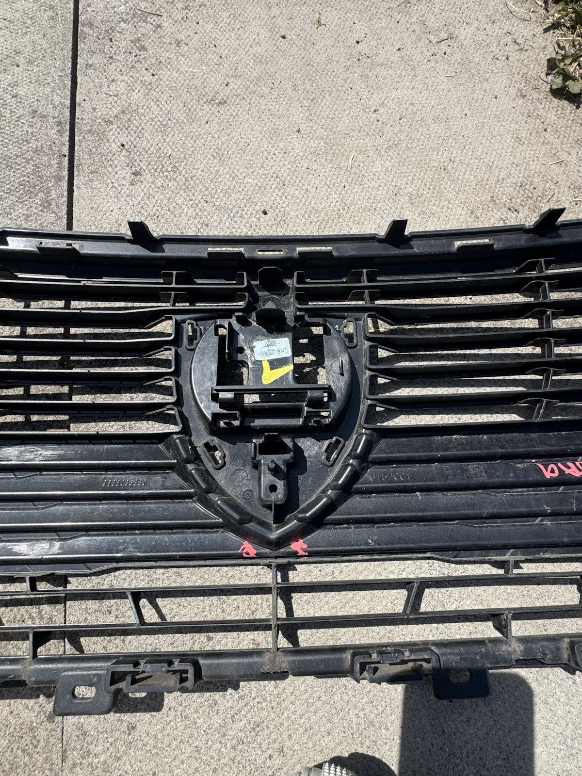 CRACKED!! PEUGEOT 308 MK3 2022 FRONT GRILLE 9838035380