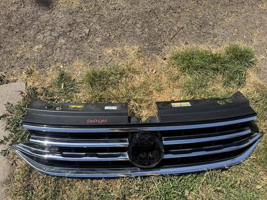 Volkswagen Tiguan R Line front bumper grill 2020-2024 SUV Genuine 5NA853651BF