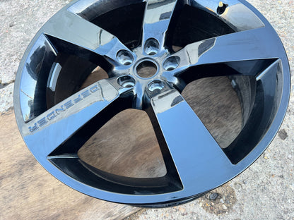2025 22" Genuine Land Rover Defender Style 5098 Alloy Light Scratches