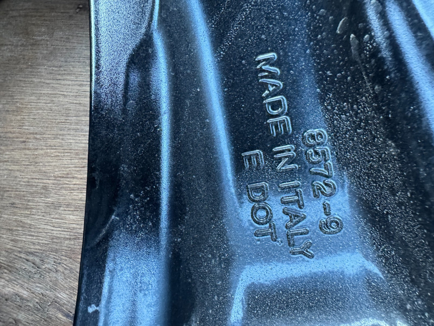 2025 22" Genuine Land Rover Defender Style 5098 Alloy Light Scratches