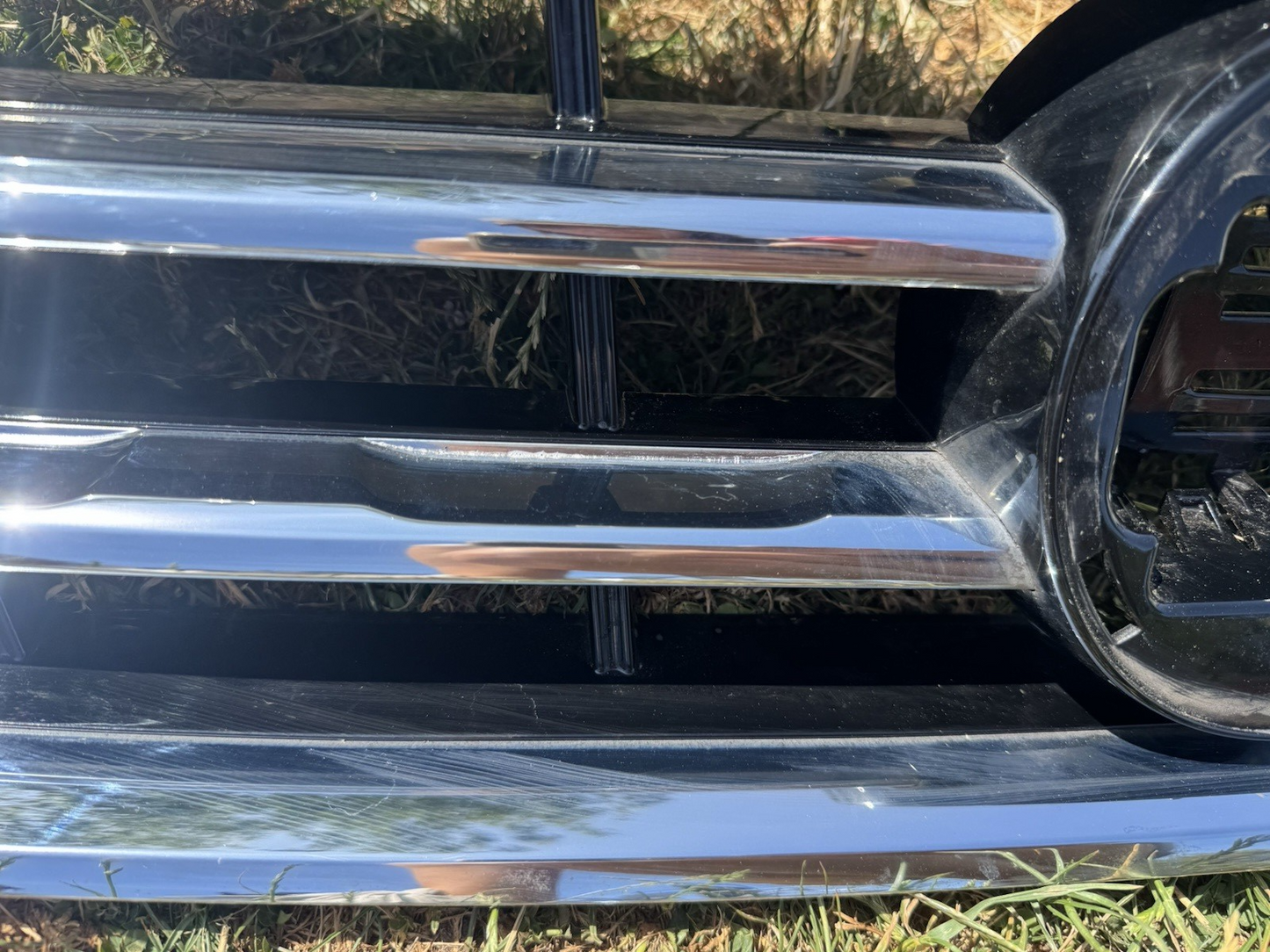 Volkswagen Tiguan R Line front bumper grill 2020-2024 SUV Genuine 5NA853651BF