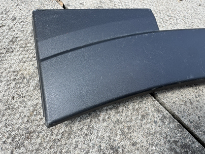 CRACKED! 5LJ 854 732 volkswagen fender trim 2023on