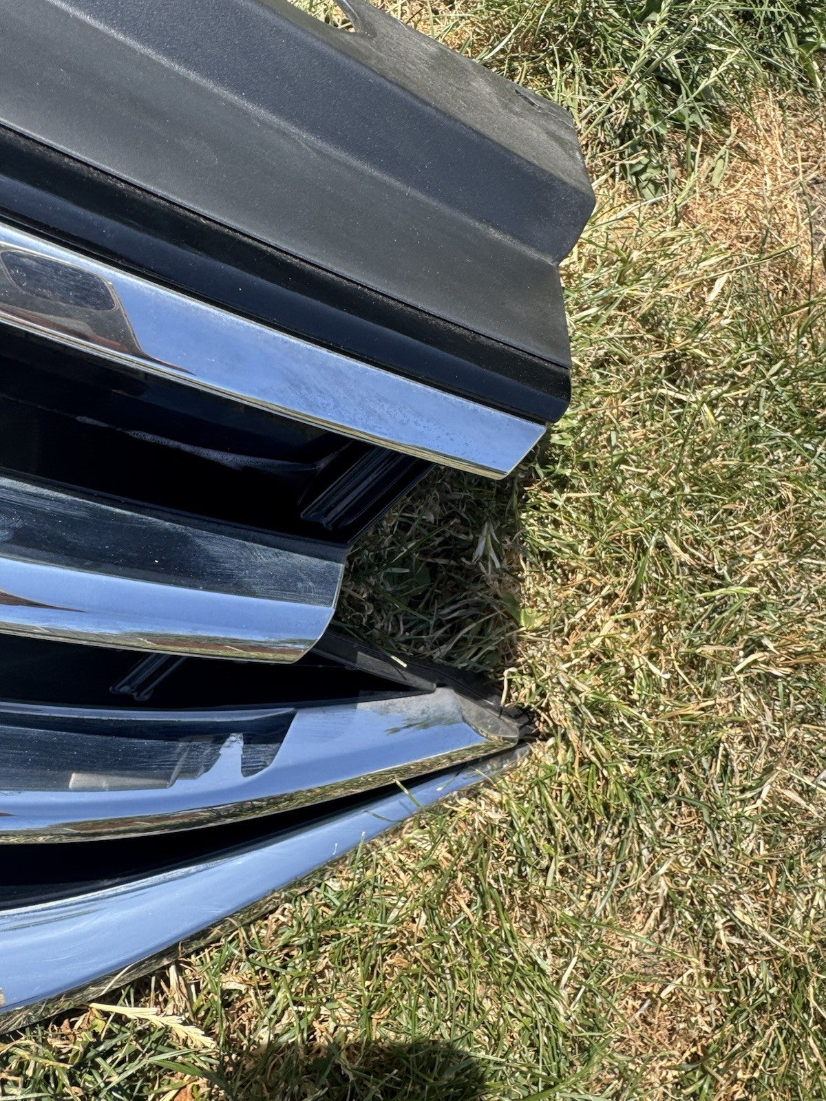 Volkswagen Tiguan R Line front bumper grill 2020-2024 SUV Genuine 5NA853651BF