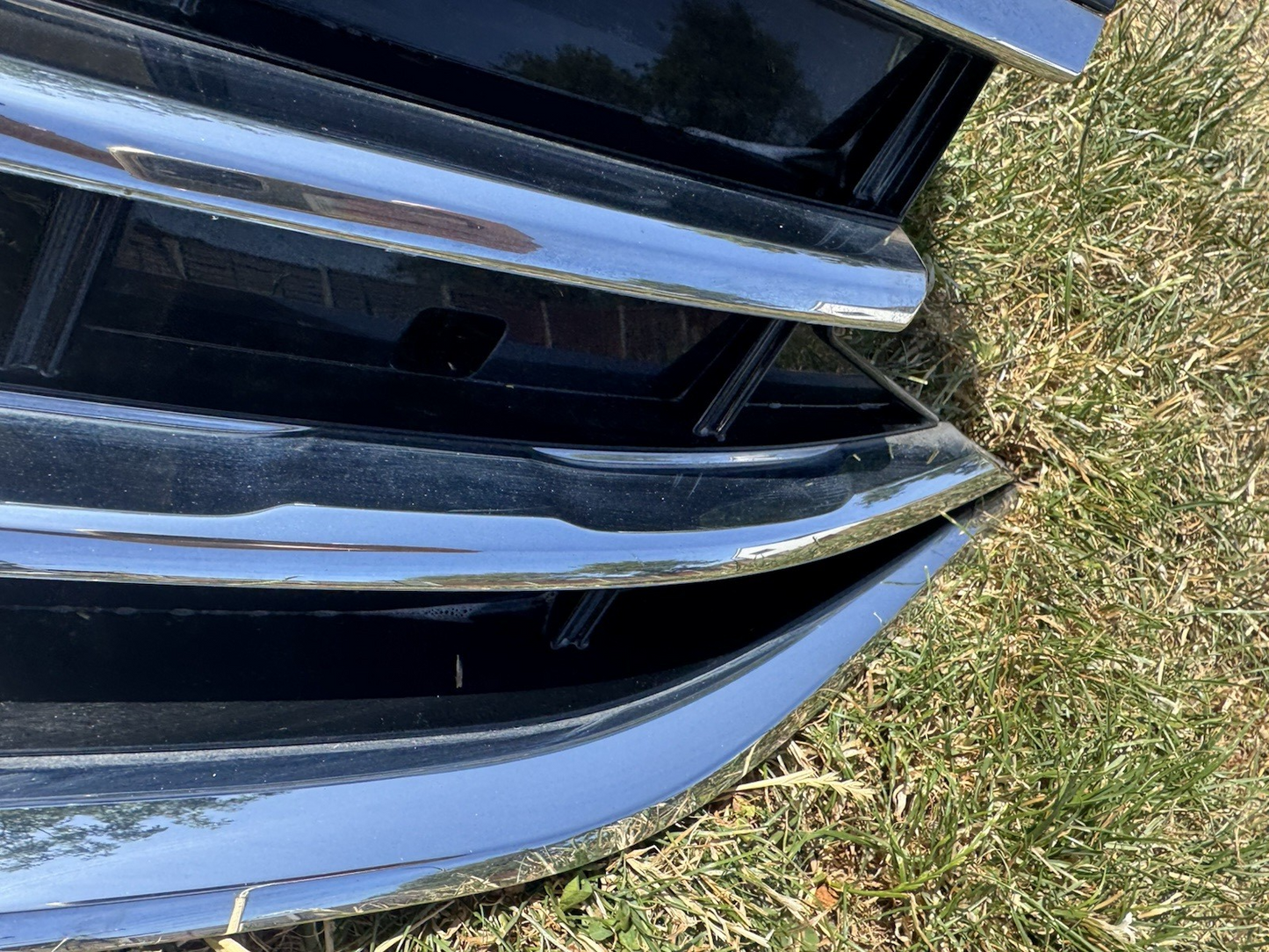 Volkswagen Tiguan R Line front bumper grill 2020-2024 SUV Genuine 5NA853651BF