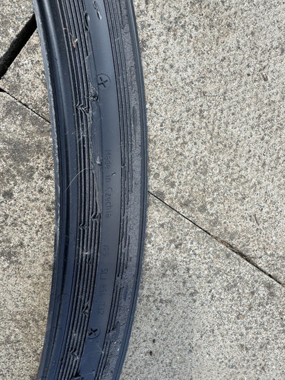 CRACKED! 5LJ 854 732 volkswagen fender trim 2023on