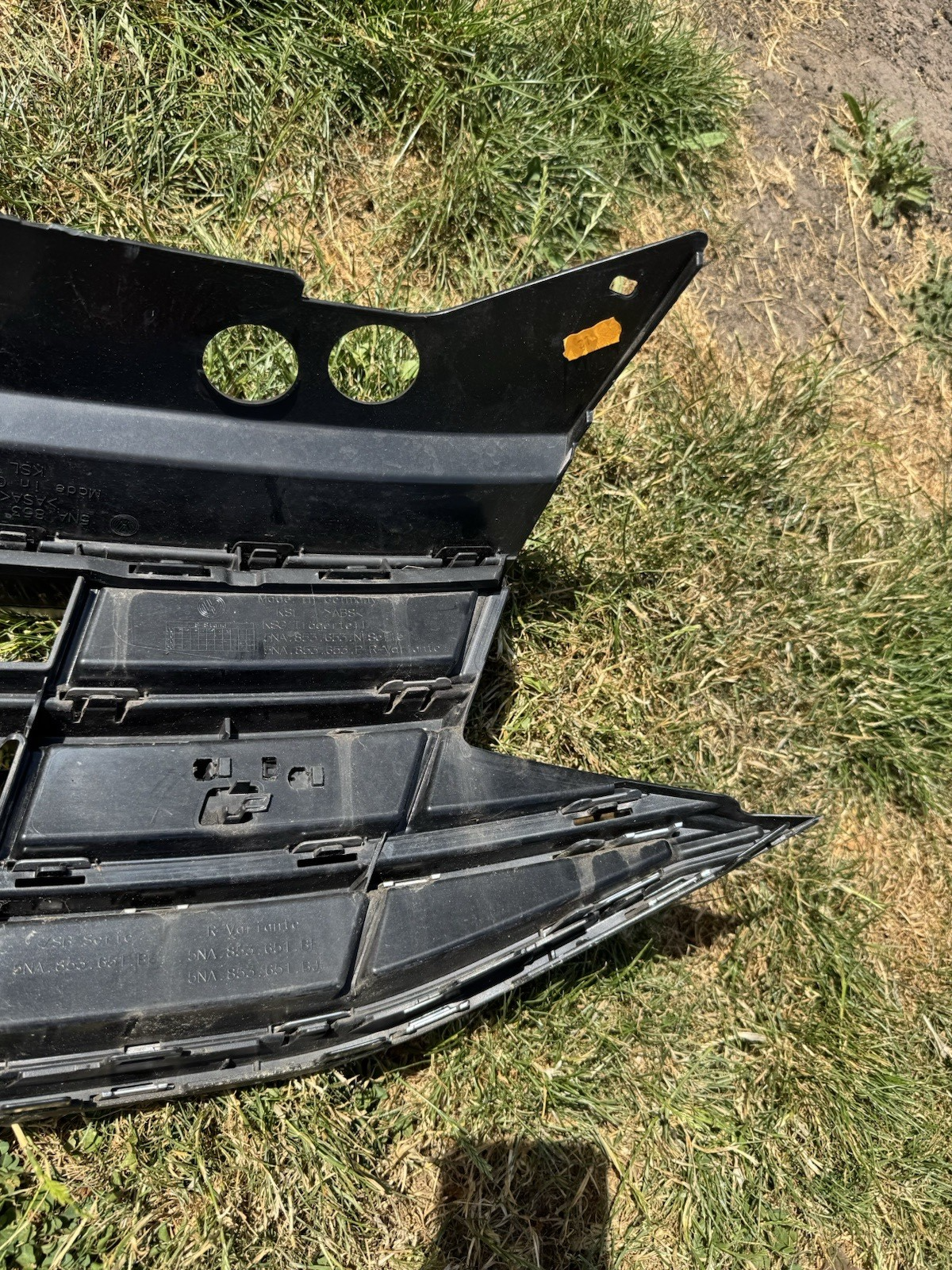 Volkswagen Tiguan R Line front bumper grill 2020-2024 SUV Genuine 5NA853651BF