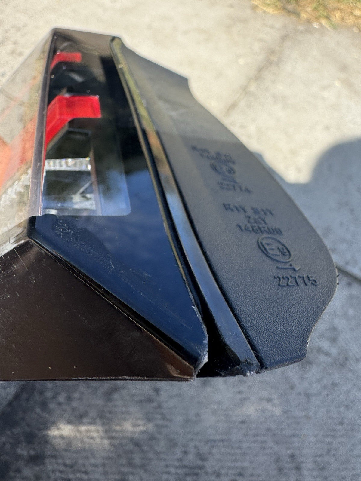 92404r2700 KIA SPORTAGE V LIFT LEFT LAMP IN THE TAILGATE