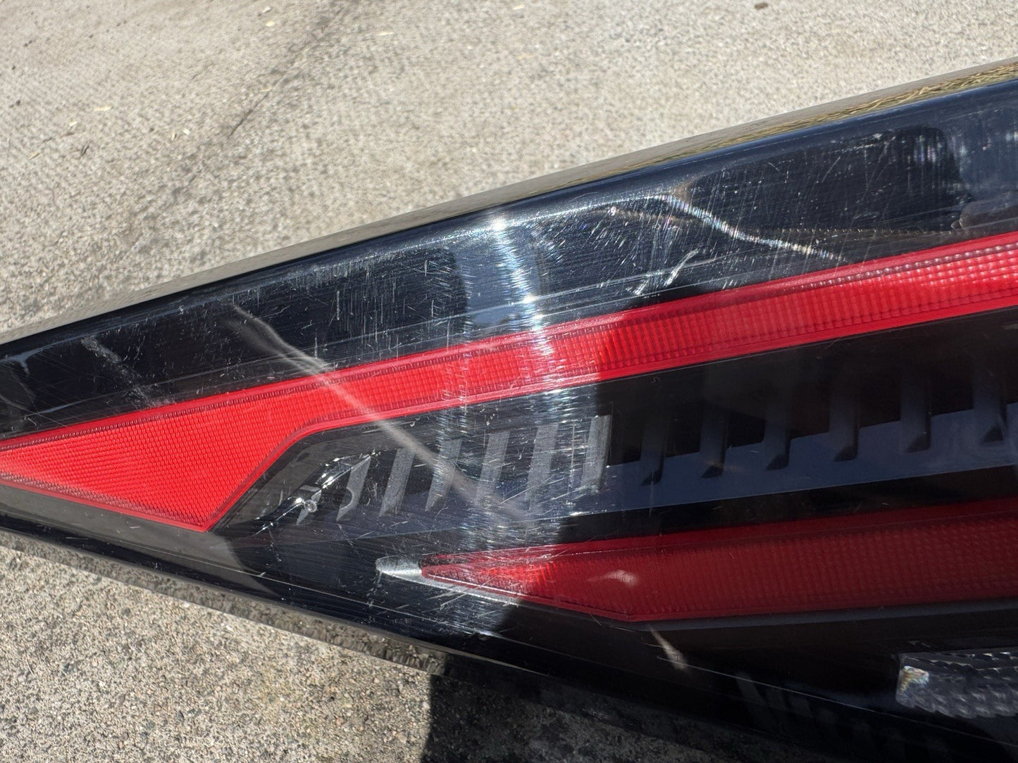 92404r2700 KIA SPORTAGE V LIFT LEFT LAMP IN THE TAILGATE