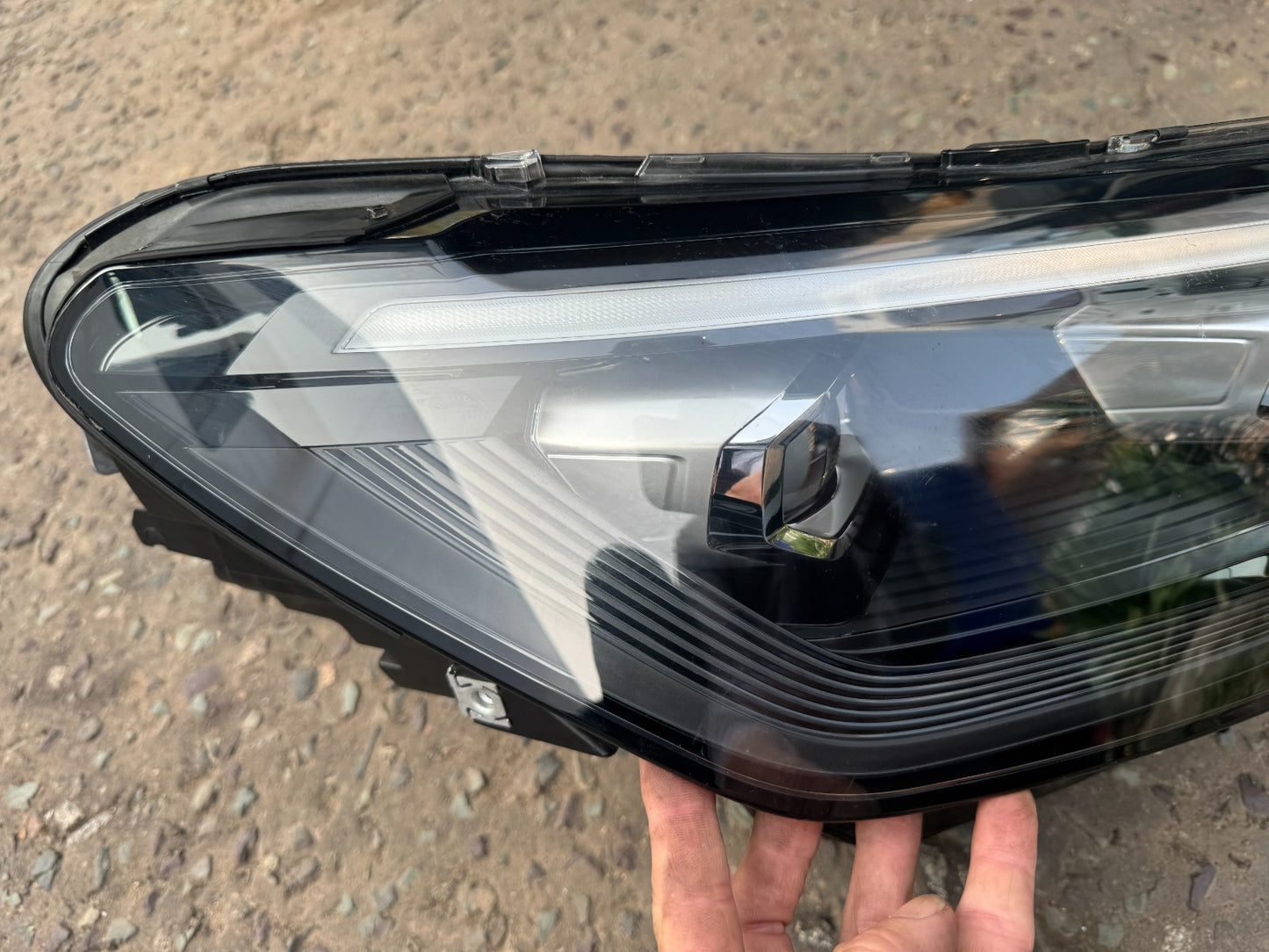 VOLKSWAGEN TIGUAN MK3 DRIVER SIDE RIGHT LED HEADLIGHT GENUINE 572941036C DAMAGED