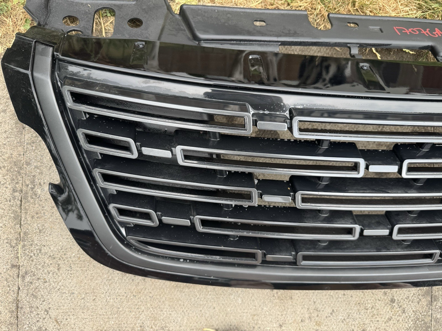 genuine RANGE ROVER VELAR L560 FRONT GRILL n8a2-8200-bb n8a28200bb