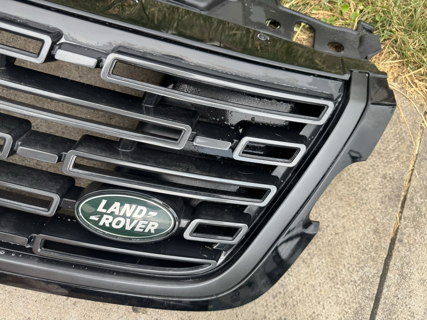 genuine RANGE ROVER VELAR L560 FRONT GRILL n8a2-8200-bb n8a28200bb