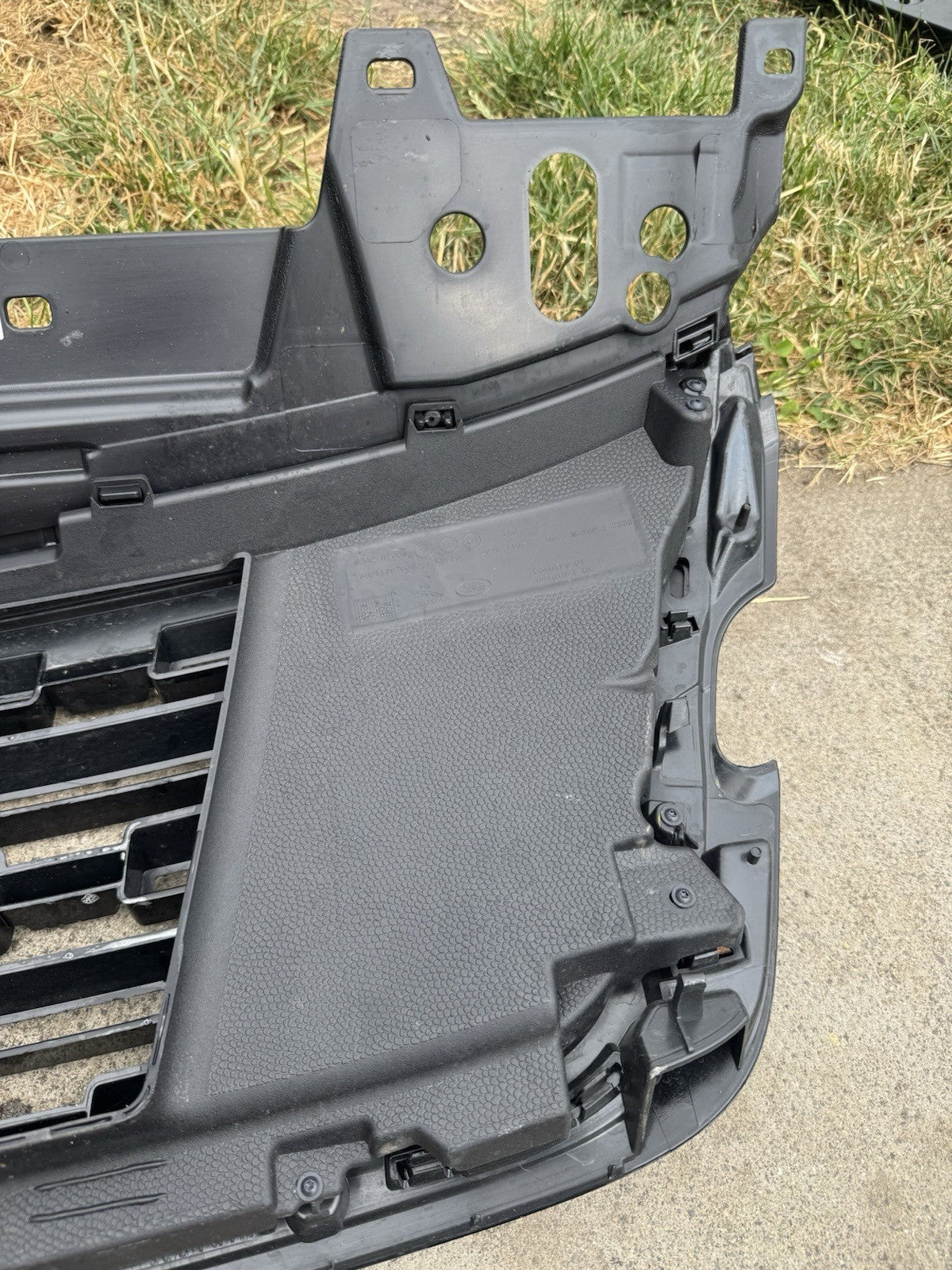 genuine RANGE ROVER VELAR L560 FRONT GRILL n8a2-8200-bb n8a28200bb