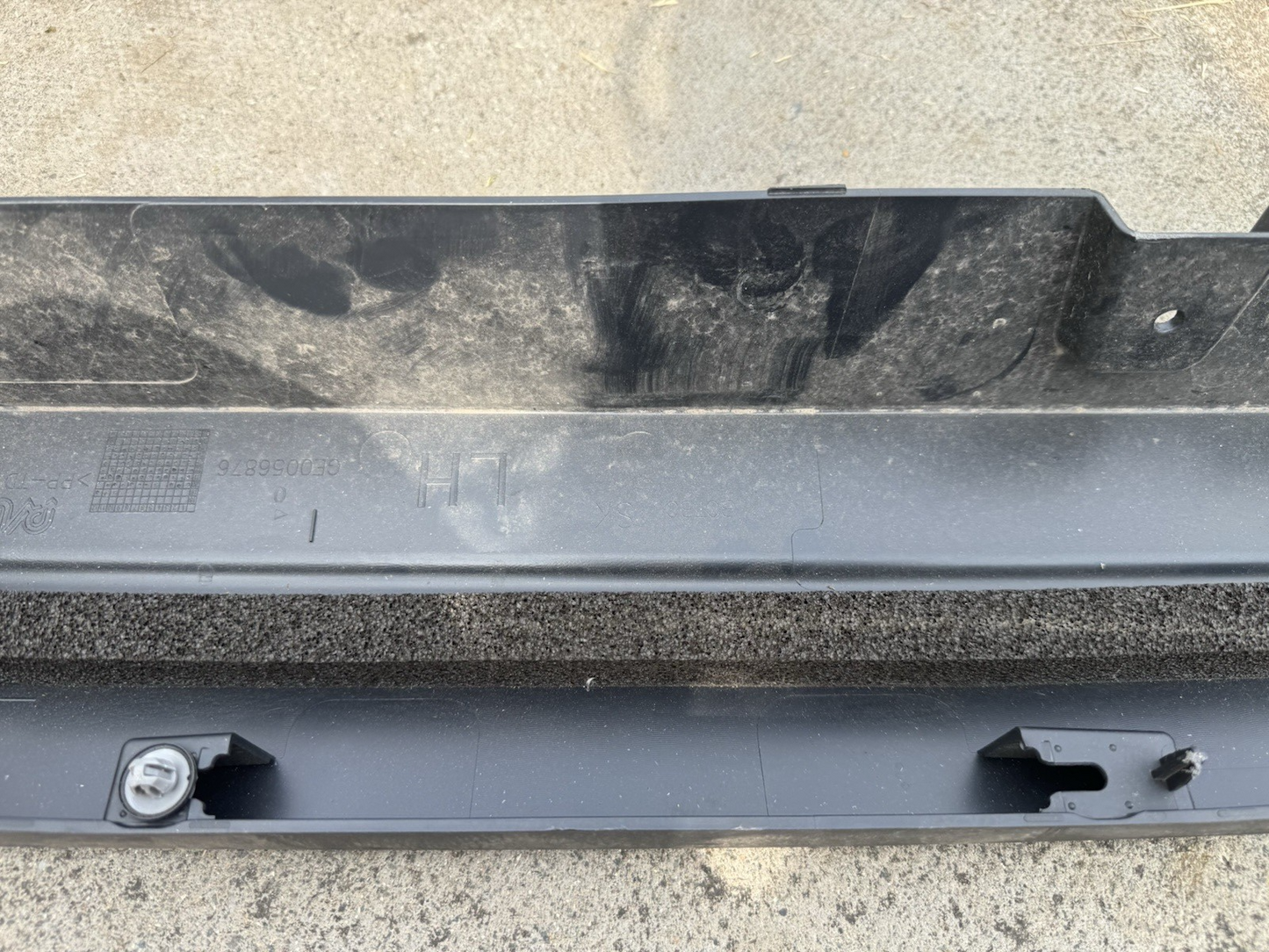 L663 Land Rover Defender Left Side Skirt L8B2-10155-AC