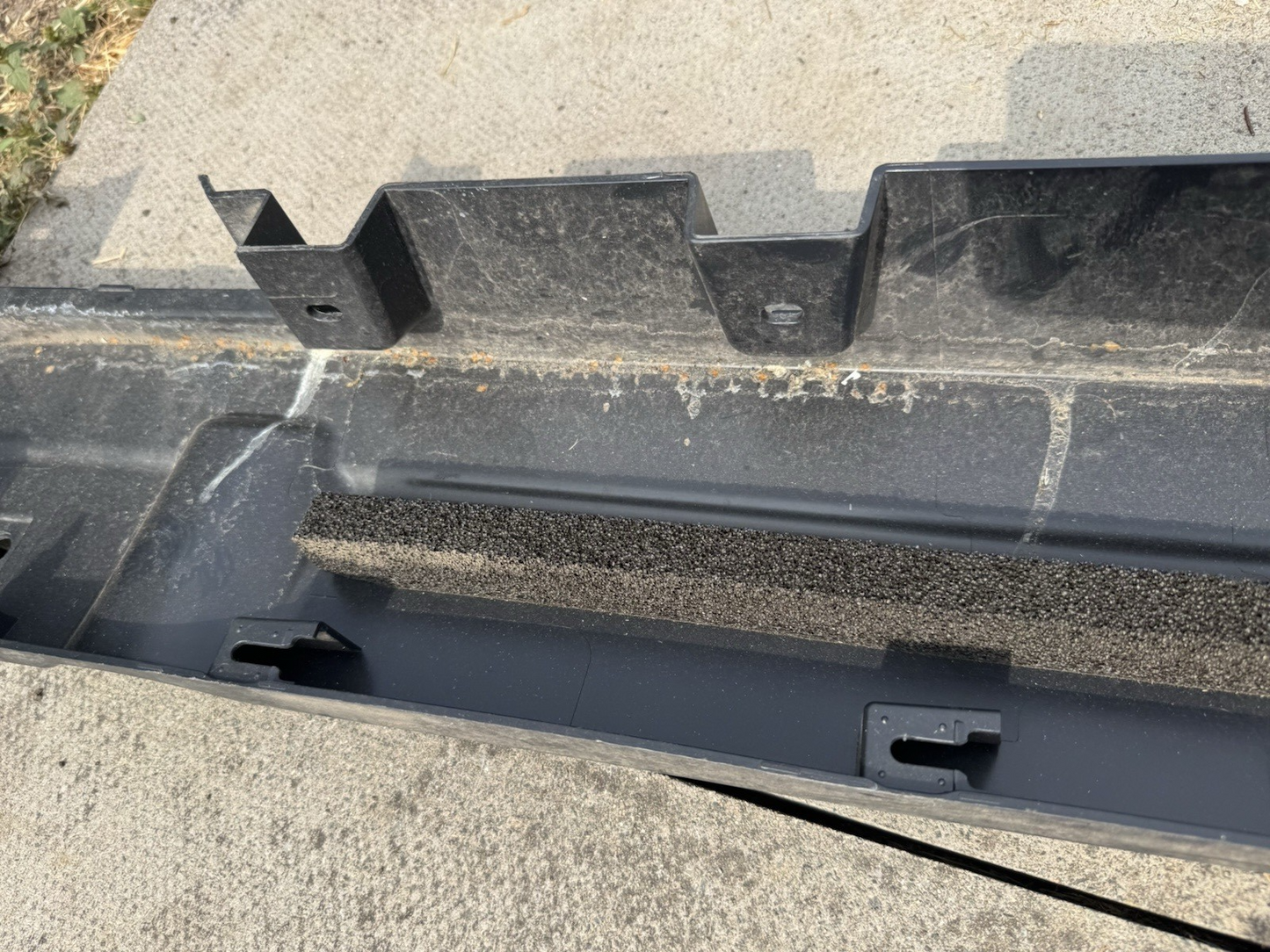 L663 Land Rover Defender Left Side Skirt L8B2-10155-AC