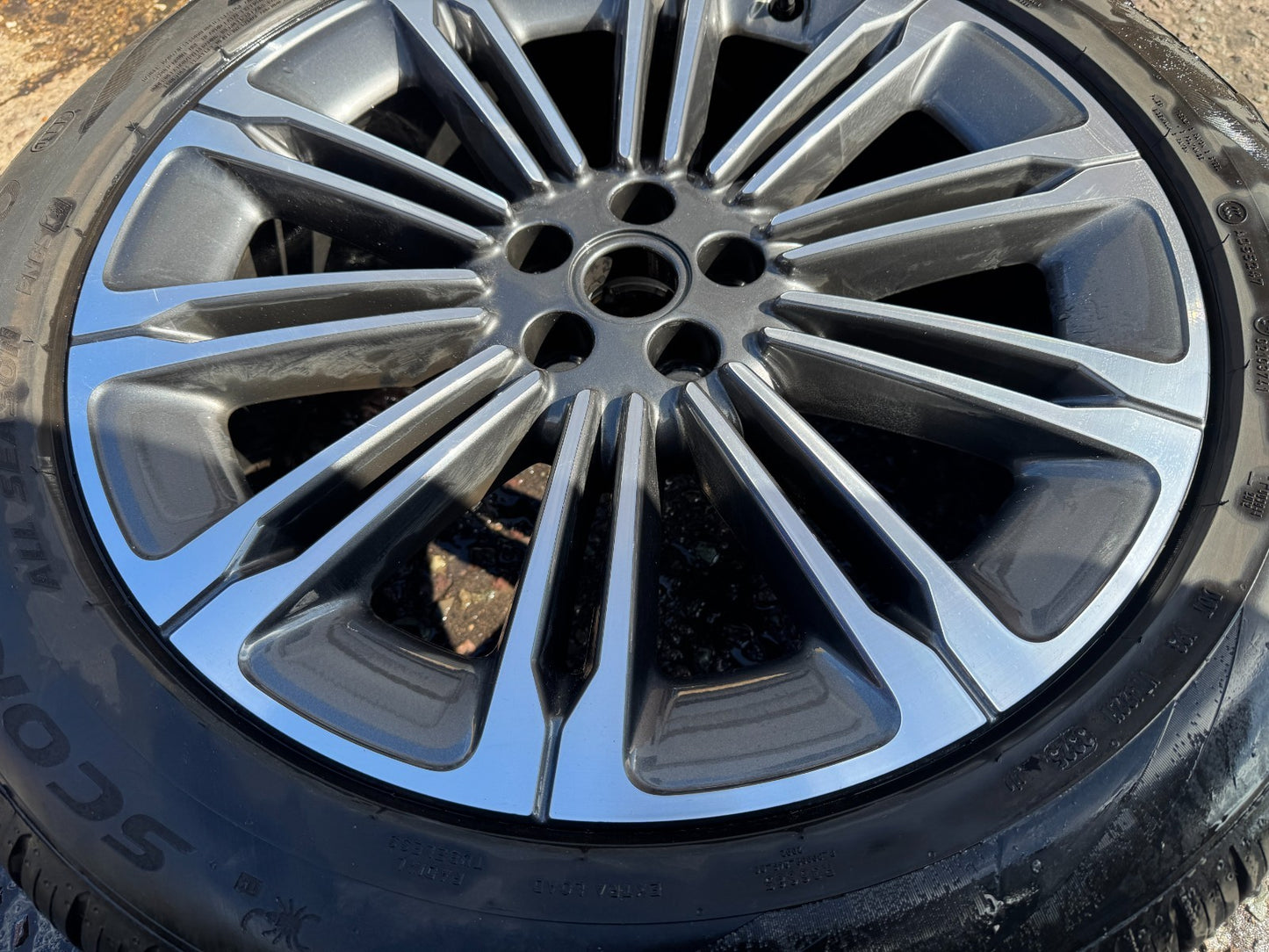 4x 2026 RANGE ROVER VELAR L560 20'' STYLE 1075 DIAMOND CUT ALLOY WHEELS