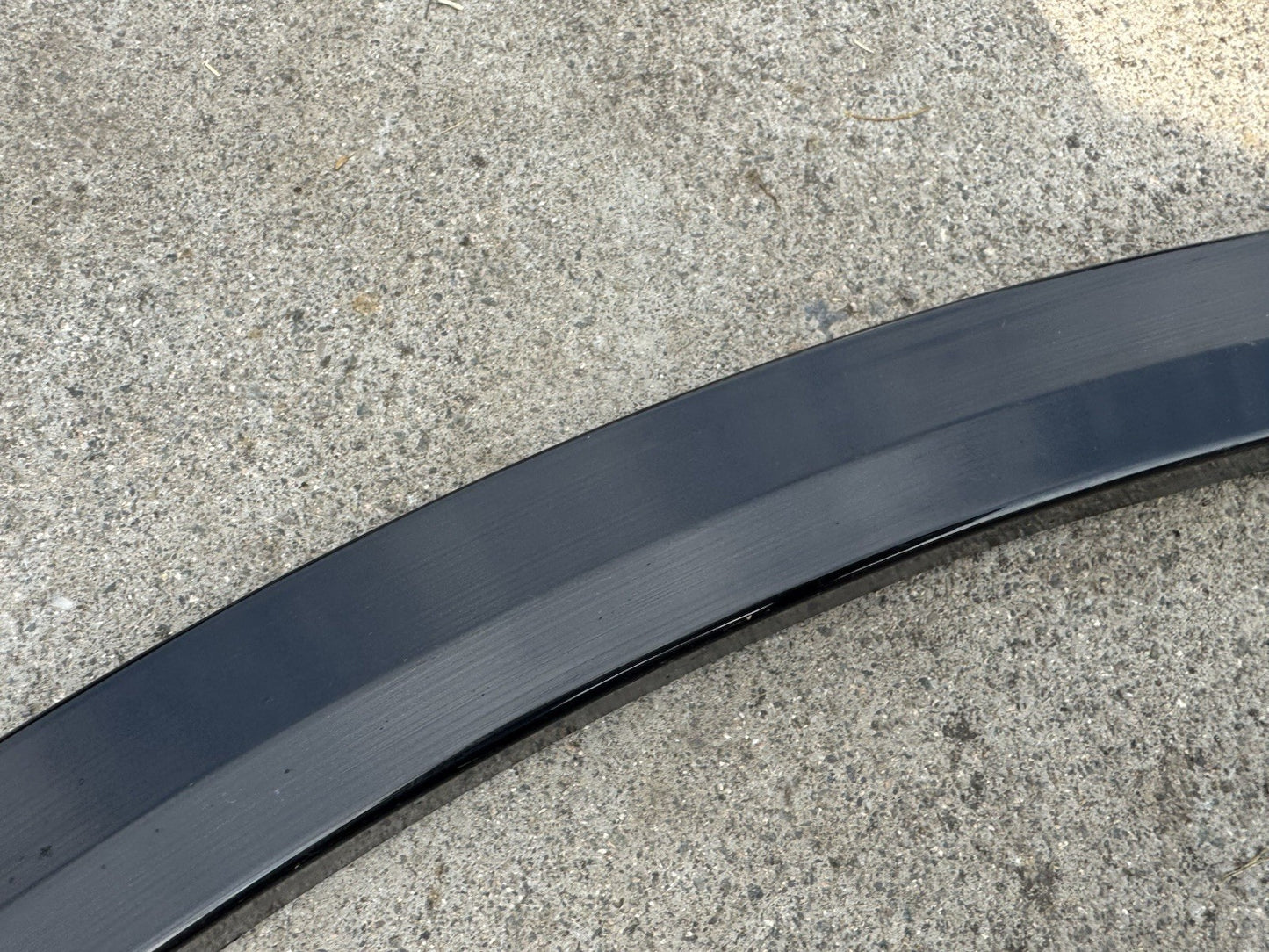 VOLKSWAGEN TOUAREG CR7 Front Right Fender Molding 760853718AGRU