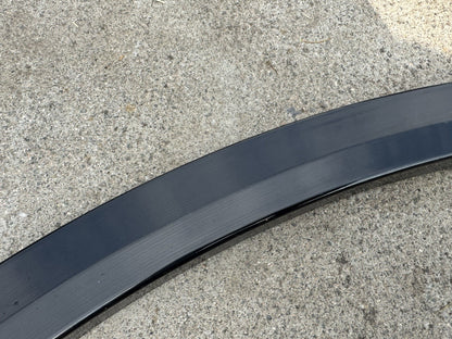 VOLKSWAGEN TOUAREG CR7 Front Right Fender Molding 760853718AGRU